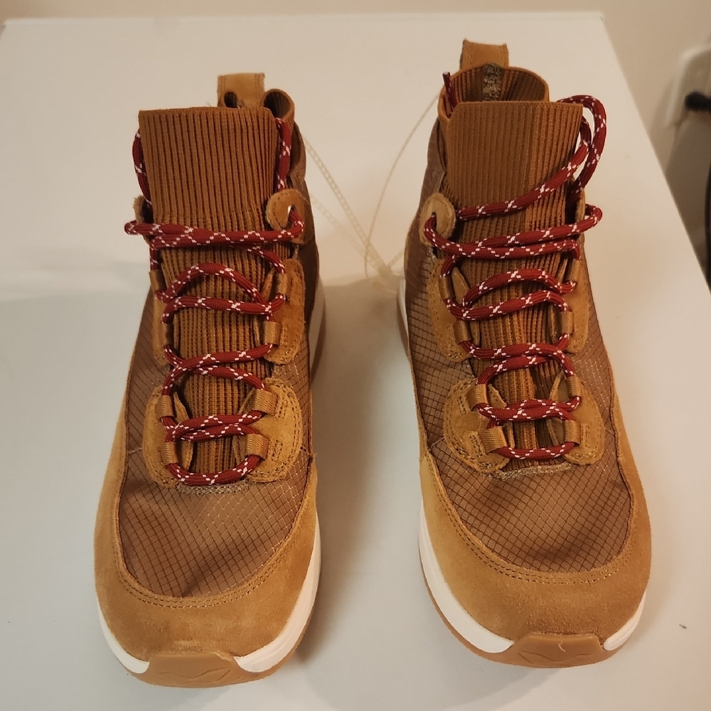 Nurture by Lamaze Brown Athletic Shoes
